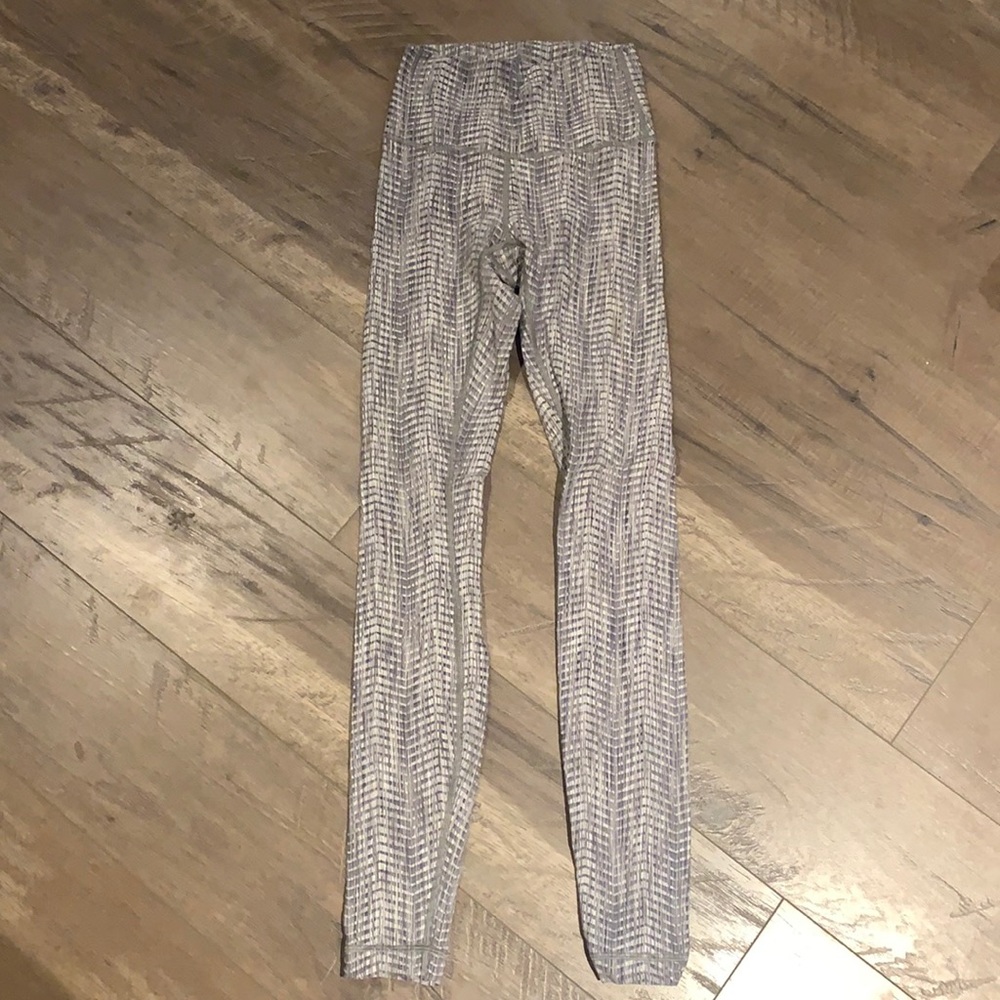 grey Wunder under lululemon leggings